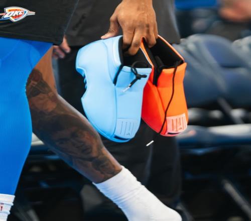 邹市明妻子,羽绒服搭短,裙潮范儿十,欧亿体育官网,欧亿体育平台,欧亿体育链接,欧亿体育官方