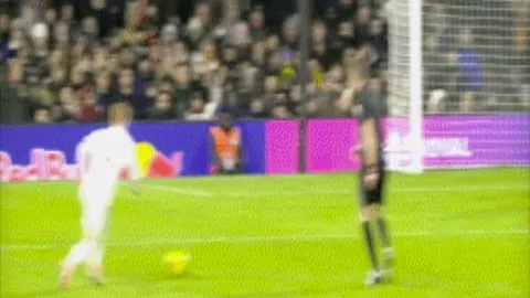 篮球风云对决：NBA激战正酣，寒流VS火焰，谁将黯然退场？