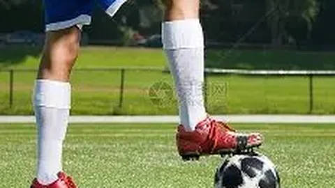 “德甲焦点战：斯图加特补时平局收场，勒沃库森延续不败神话”