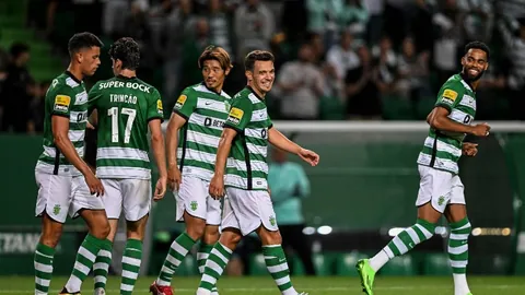 曼联遭三球逆转，红魔挑战双雄路途坎坷